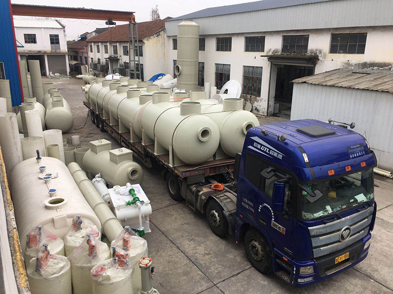 發往山東某公司的PP臥式儲罐